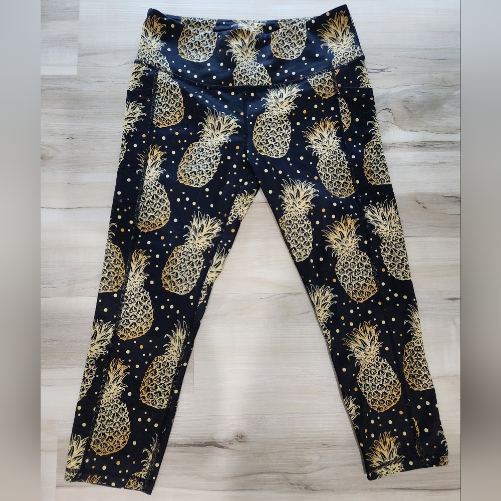 CVG Medium Capri Leggings Fineapple